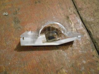 Запчасть плафон салона Toyota Avensis