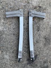 Направляющая стекла двери передняя Nissan Juke 2016