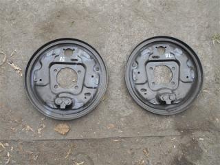 Запчасть щиток тормозного механизма Toyota Corolla Axio ноябрь 2017