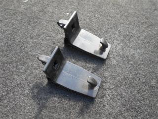 Фото запчасти клипса крепления коврика Mitsubishi RVR 2019 Б/У запчасть Запчасть клипса крепления коврика Mitsubishi RVR 2019