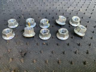 Фото запчасти гайка крепления амортизатора Mitsubishi RVR 2019 контрактная запчасть Запчасть гайка крепления амортизатора Mitsubishi RVR 2019