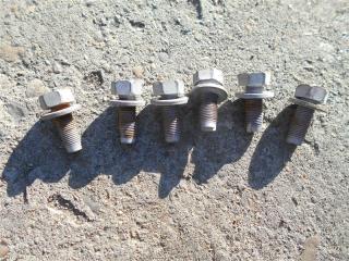 Запчасть болт крепления балки подвески передний Toyota Premio 2010