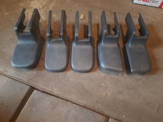 Запчасть крышка на полозья сидений передняя Honda CR-V