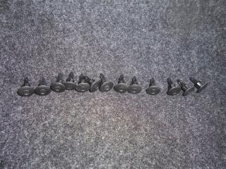 Запчасть клипса крепления обшивки багажника Toyota Premio 2010