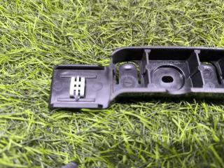 Кронштейн бампера передний правый Cherokee