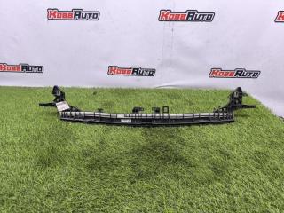 Запчасть кронштейн бампера передний Mercedes E