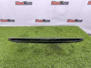 Накладка бампера передняя Mercedes E