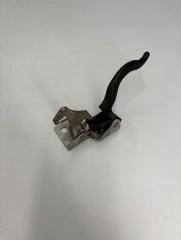 Крюк замка капота BMW X5 контрактная Крюк замка капота BMW X5