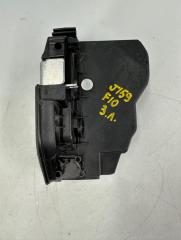 Замок боковой двери задний левый BMW 5 2010