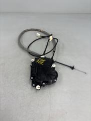 Доводчик двери багажника Bmw 7 2011