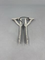 Петли капота BMW 5 2006 контрактная Петли капота BMW 5 2006