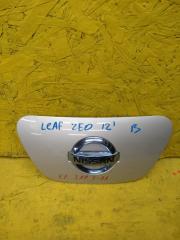 Лючок бензобака NISSAN leaf 2012