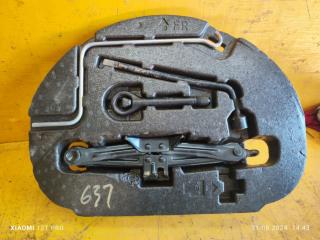 Домкрат TOYOTA PRIUS ALPHA 2012