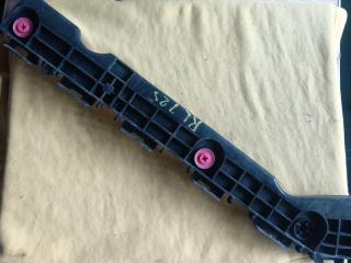 Запчасть крепеж бампера задний левый TOYOTA VOXY