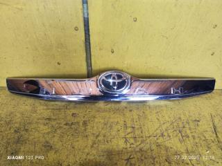 Накладка 5-й двери задняя TOYOTA NOAH