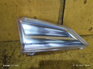 Габарит передний правый NISSAN leaf