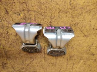 Петли на дверь передние правые NISSAN SERENA