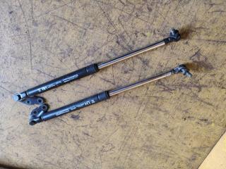 Запчасть амортизатор багажника TOYOTA Celica