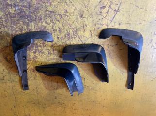 Запчасть брызговики комплект NISSAN SUNNY