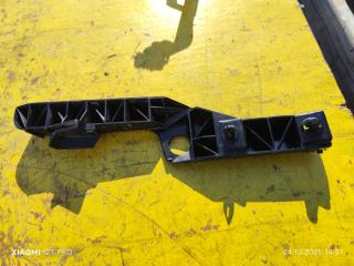 Фото запчасти крепеж бампера передний левый TOYOTA IPSUM контрактная запчасть Запчасть крепеж бампера передний левый TOYOTA IPSUM