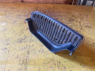 Запчасть подножка передняя правая TOYOTA HIACE