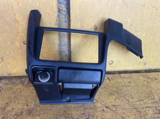 Запчасть консоль магнитофона TOYOTA HILUX