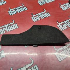 Запчасть обшивка багажника задняя правая Mitsubishi Outlander 2003