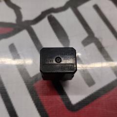 Запчасть реле Mitsubishi Montero Sport 2001 K96W 6G72 MR588567 Б/У Реле Mitsubishi Montero Sport 2001 K96W 6G72 MR588567 Б/У