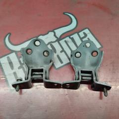 Петля двери передняя левая Mitsubishi Montero Sport 2001