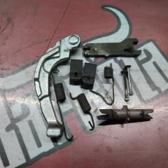Механизм стояночного тормоза задний левый Toyota Wish 2010