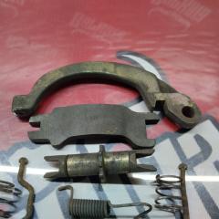 Механизм стояночного тормоза задний правый Toyota Carina ED 1993