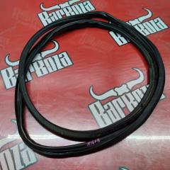 Уплотнитель двери передний правый Toyota Sprinter 1994