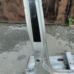 Порог кузова правый Toyota IST 2003