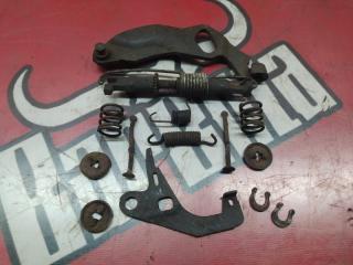 Механизм стояночного тормоза задний правый Toyota Corona Premio 1996