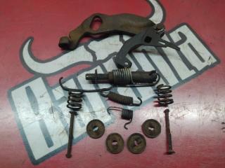 Механизм стояночного тормоза задний левый Toyota Corona Premio 1996