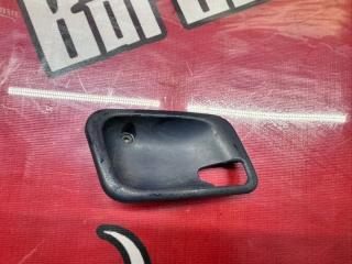 Запчасть накладка ручки двери передняя правая Mitsubishi Pajero 1991