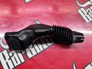 Патрубок воздушного фильтра Mitsubishi Pajero 1991