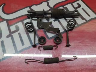 Механизм стояночного тормоза задний правый Toyota Corolla 2003