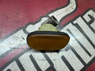 Запчасть повторитель поворота в крыло Toyota Sprinter Carib 1998