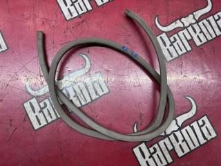 Уплотнитель двери задний левый Toyota Sprinter Carib 1998