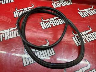 Уплотнитель двери задний левый Nissan Cefiro 1998