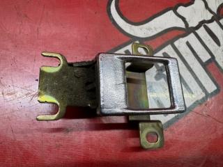 Запчасть ручка двери передняя правая ИЖ ОДА 1999