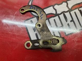 Запчасть натяжитель ремня гур Mazda Demio 1996