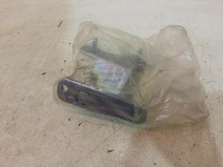 Петля двери задняя левая Mercedes-Benz E-Class 2013-2016 новая Петля двери задняя левая Mercedes-Benz E-Class 2013-2016