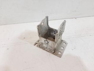 Фото запчасти кронштейн усилителя передний левый AUDI A8 2005-2010 Б/У запчасть Запчасть кронштейн усилителя передний левый AUDI A8 2005-2010