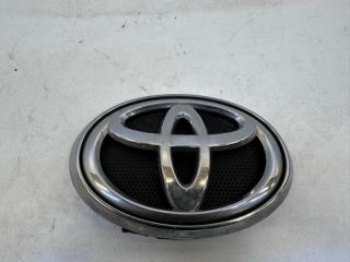 Эмблема решетки радиатора Toyota Hilux 2015-2024