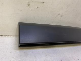 Накладка двери багажника передняя левая Largus 2012-н.в 1