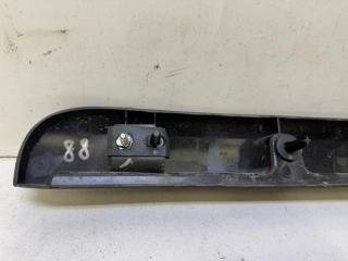 Накладка двери багажника передняя левая Largus 2012-н.в 1