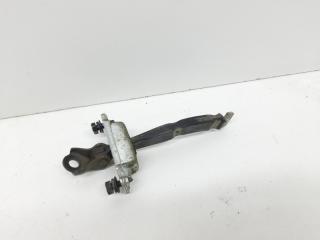 Фото запчасти ограничитель двери задний правый Hyundai Solaris 2010-2016 контрактная запчасть Запчасть ограничитель двери задний правый Hyundai Solaris 2010-2016