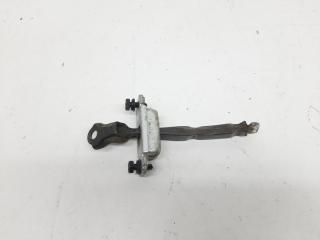 Фото запчасти ограничитель двери задний левый Hyundai Solaris 2010-2016 контрактная запчасть Запчасть ограничитель двери задний левый Hyundai Solaris 2010-2016